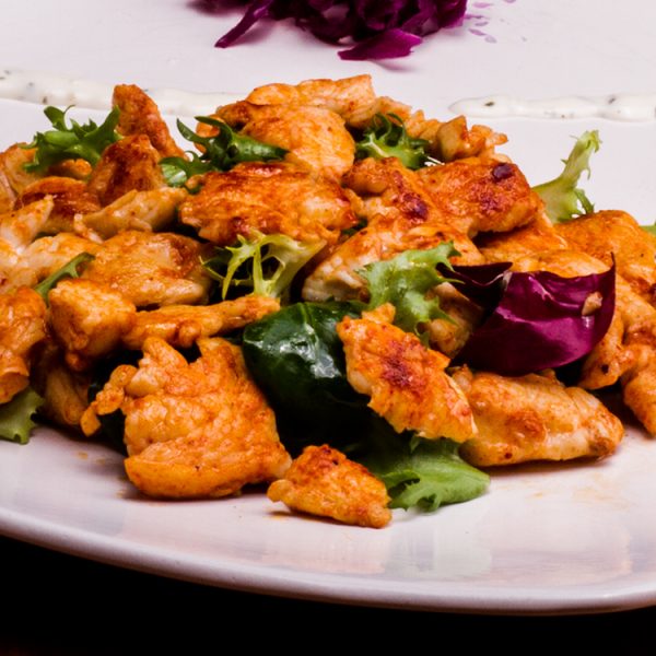 ensalada de pollo con pasas